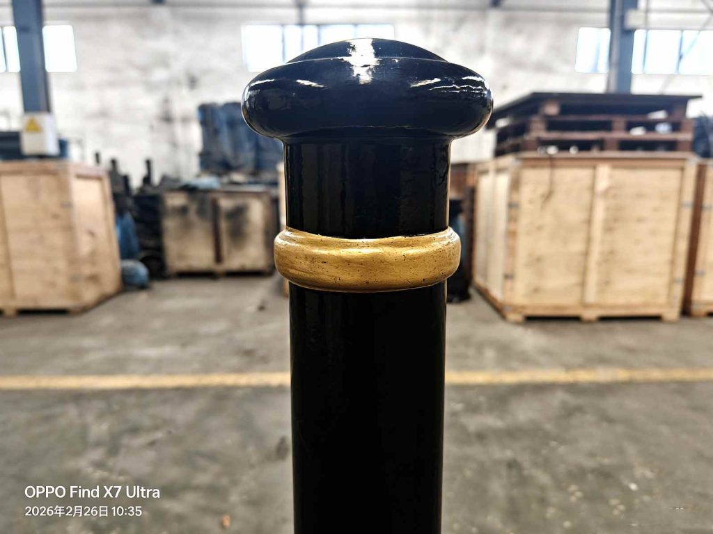 New Mold Bollard For Dubai: Victorian Style In Black And Gold